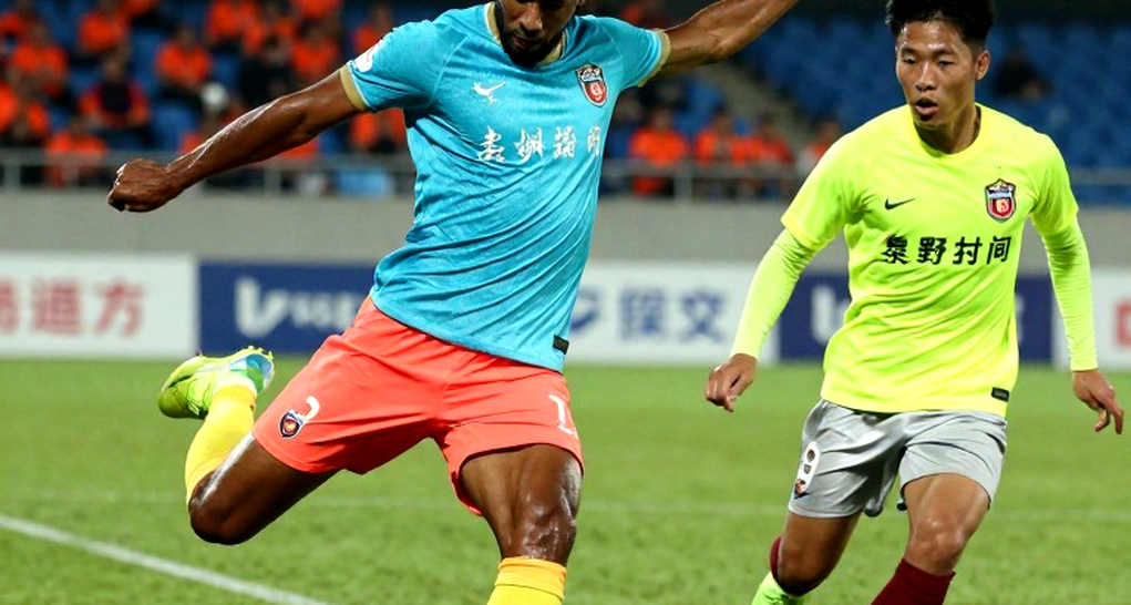 Phí chuyển nhượng không tiết lộ và khoảng trống kiểm chứng của kỳ chuyển nhượng V.League