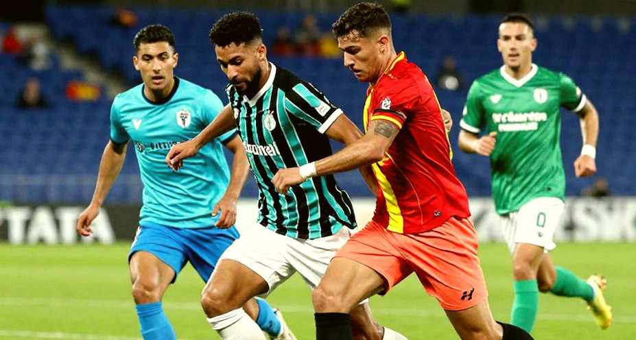 Sáu pha cứu thua và một bàn ở phút 88: Galatasaray thay mười bốn năm bằng Uğurcan Çakır