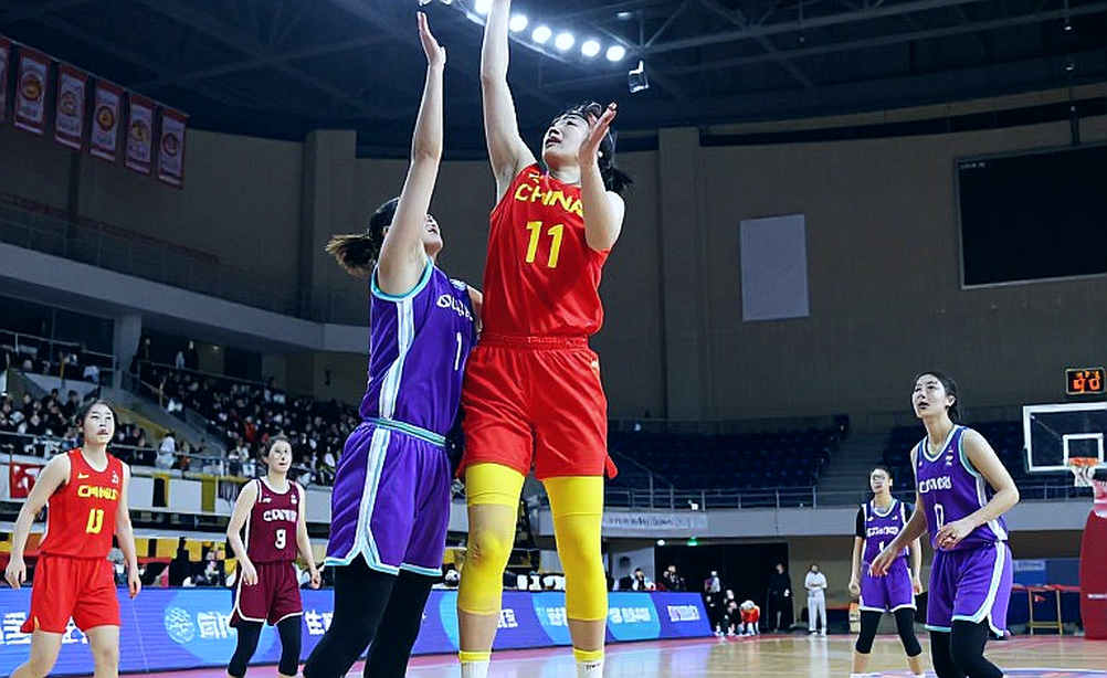 Hai trăm bản tin, bảy con số: Kỳ chuyển nhượng V.League và cơn khát dữ liệu thật