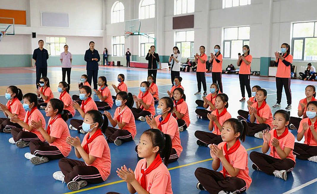 Hai trăm bản tin, bảy con số: Kỳ chuyển nhượng V.League và cơn khát dữ liệu thật