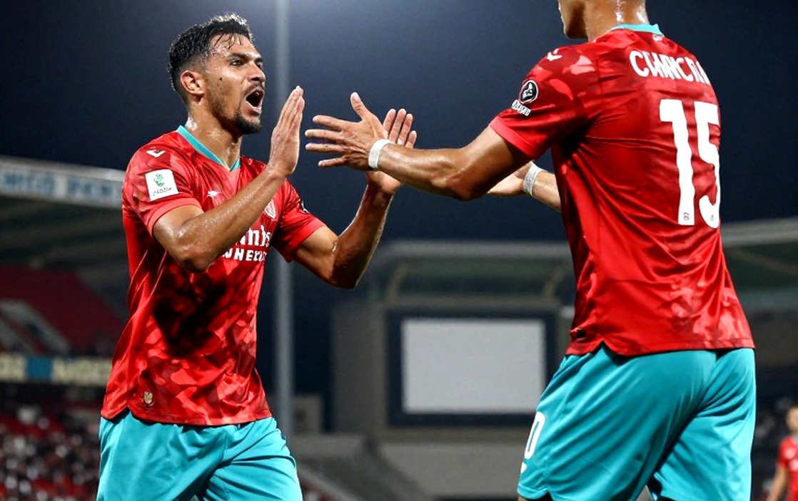 Bui Tien Dung: Two Penalty Saves, a Sack of Rice, and the Gap Between Data and Legend Bui Tien Dung: Two Penalty Saves, a Sack of Rice, and the Gap Between Data and Legend