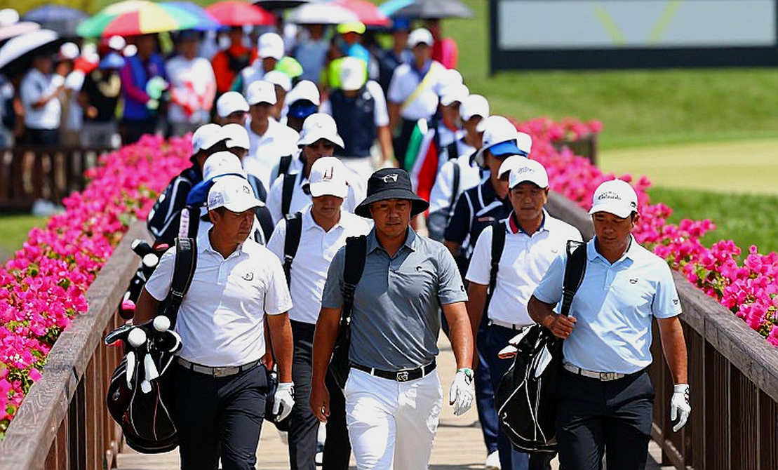 Todd Clements impresses at Omega European Masters: 64 strokes, one shot off the lead Todd Clements impresses at Omega European Masters: 64 strokes, one shot off the lead