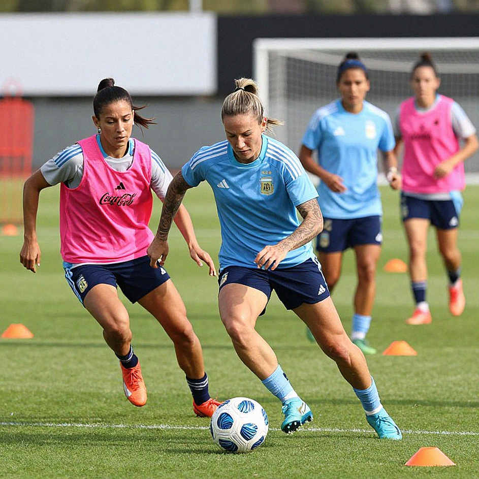V-League 2026-2027: Non-Ball Kicks, a Yellow Card, and the Missed Line