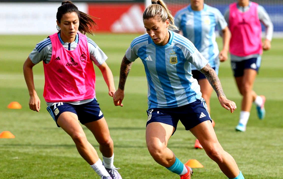 Aguirre đến Valencia: Tiếng hét giữa sân trống, bản hợp đồng âm thầm của một cuộc chiến trụ hạng