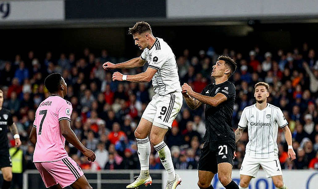 Chelsea và ba bài học từ thất bại 0-3 tại Brentford: Đường bếp cao, sự phụ thuộc Fofana và bóng ma Boehly Chelsea và ba bài học từ thất bại 0-3 tại Brentford: Đường bếp cao, sự phụ thuộc Fofana và bóng ma Boehly